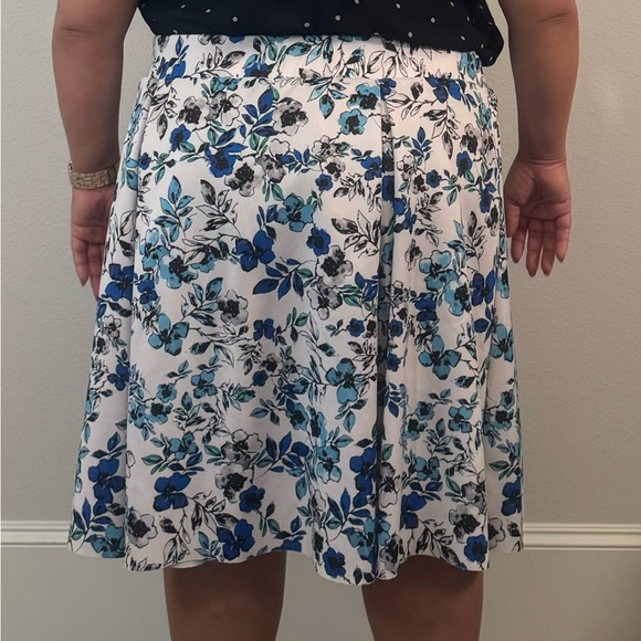 Torrid Floral Skirt - Picture 2 of 6